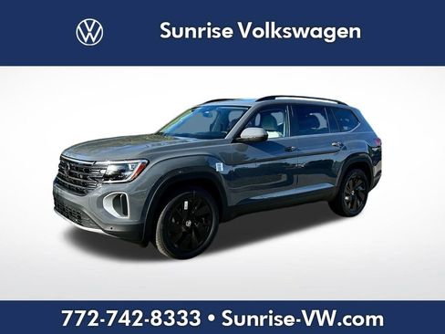 New 2026 Volkswagen Atlas SE FWD image 1