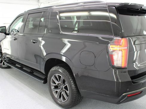 Used 2021 Chevrolet Suburban Z71 w/ Z71 Signature Package image 16