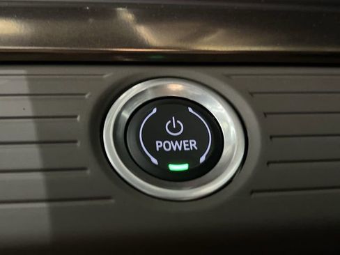 Used 2025 GMC Hummer EV 3X AWD/4WD image 9
