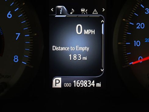 Used 2018 Toyota Sienna SE FWD image 36