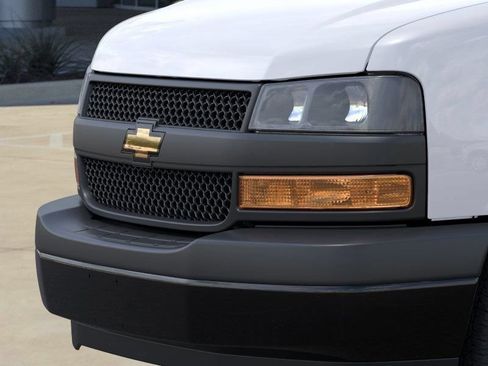 New 2026 Chevrolet Express 2500 Extended w/ Enhanced Convenience Package RWD image 13