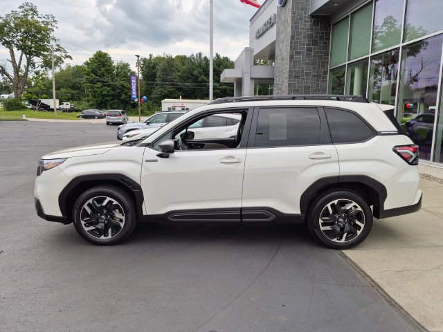 Used 2025 Subaru Forester Limited AWD/4WD image 6