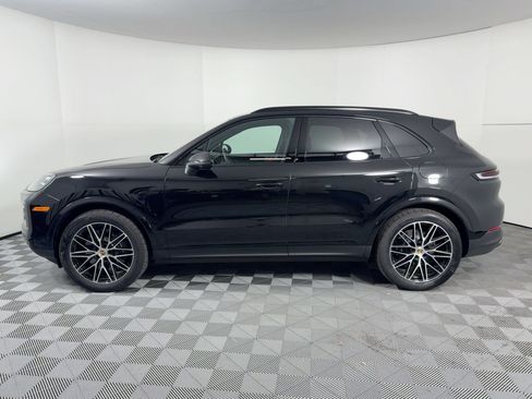Used 2025 Porsche Cayenne Coupe AWD/4WD image 2