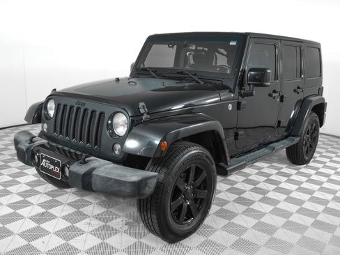 Used 2014 Jeep Wrangler Unlimited Sahara image 8