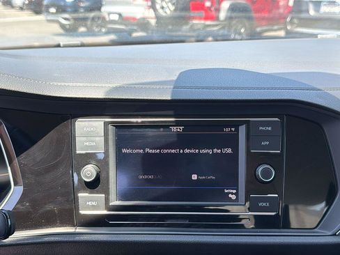 Used 2024 Volkswagen Jetta SE FWD image 16