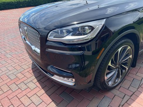 Used 2020 Lincoln Aviator Reserve w/ Equipment Group 202A AWD/4WD image 2
