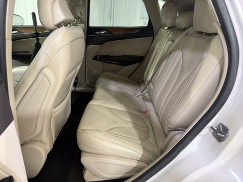 Used 2019 Lincoln MKC Select w/ Select Plus Package FWD image 24
