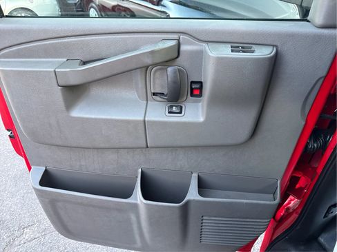 Used 2019 GMC Savana 2500 Extended w/ Driver Convenience Package RWD image 19