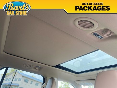 Used 2022 Ford Explorer XLT w/ Equipment Group 202A AWD/4WD image 14