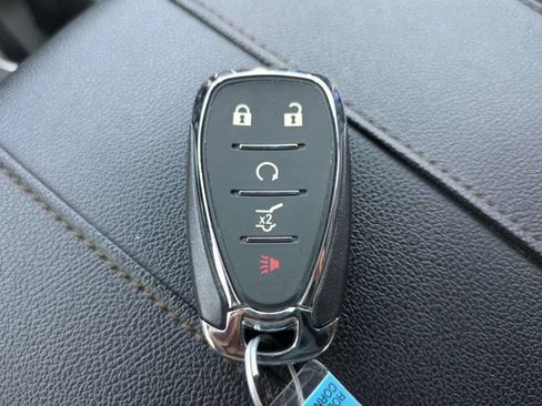 Used 2023 Chevrolet Traverse High Country FWD image 36