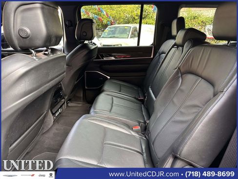 Used 2022 Jeep Wagoneer Series II image 16