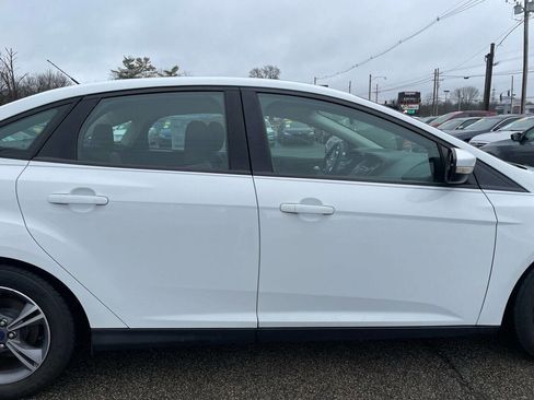 Used 2014 Ford Focus SE w/ SE Sport Package image 4