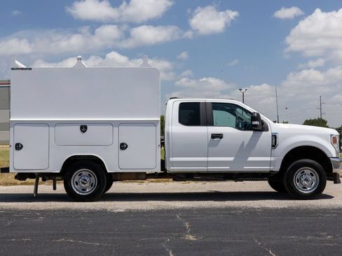 Used 2022 Ford F350 XL w/ Power Equipment Group AWD/4WD image 8