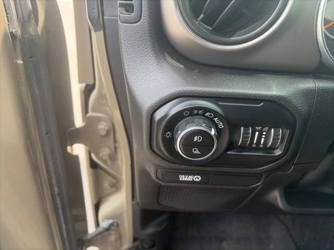 Used 2020 Jeep Gladiator Sport w/ Quick Order Package 24S AWD/4WD image 19