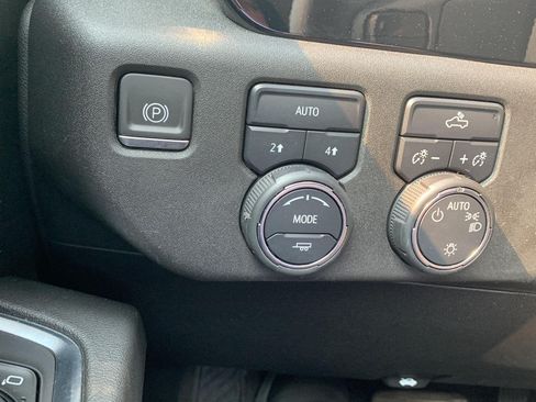 Used 2024 Chevrolet Silverado 1500 LT AWD/4WD image 11