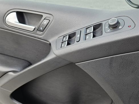 Used 2017 Volkswagen Tiguan Wolfsburg Edition image 31