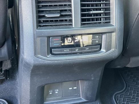 Used 2023 Volkswagen Atlas SE w/ Panoramic Sunroof Package FWD image 15