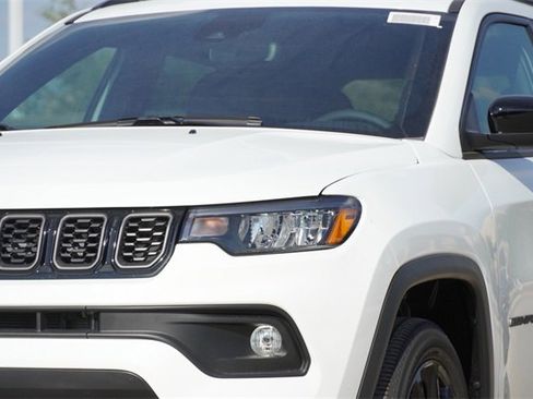 New 2026 Jeep Compass Latitude image 4