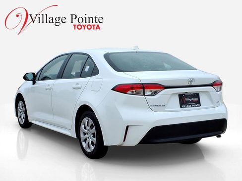 Used 2024 Toyota Corolla LE FWD image 4
