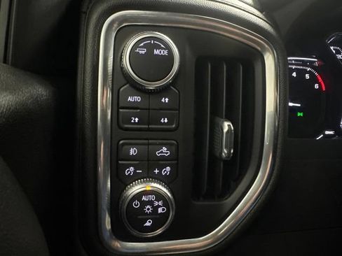 Used 2022 GMC Sierra 1500 AT4 w/ AT4 Premium Package AWD/4WD image 12