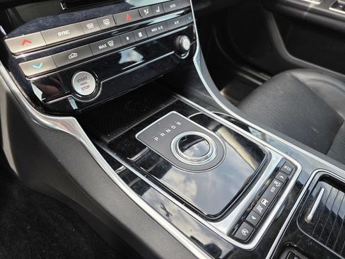 Used 2017 Jaguar XF Prestige AWD/4WD image 10