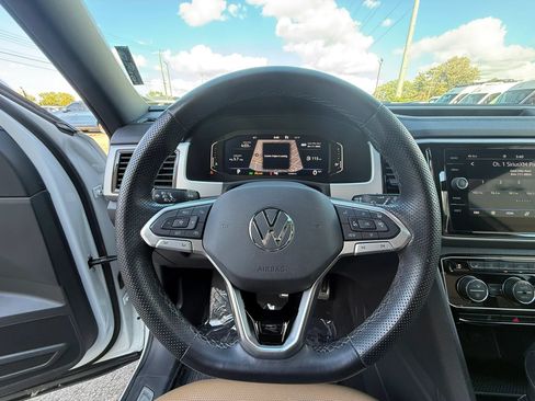 Used 2023 Volkswagen Atlas Cross Sport SEL Premium R-Line AWD/4WD image 19