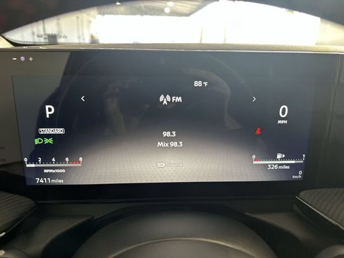 Used 2025 Nissan Kicks SR FWD image 15