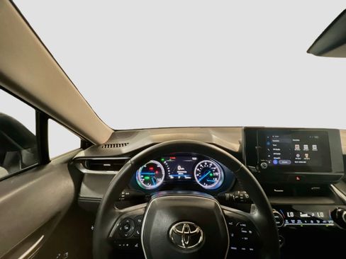 Used 2024 Toyota Venza LE AWD/4WD image 7