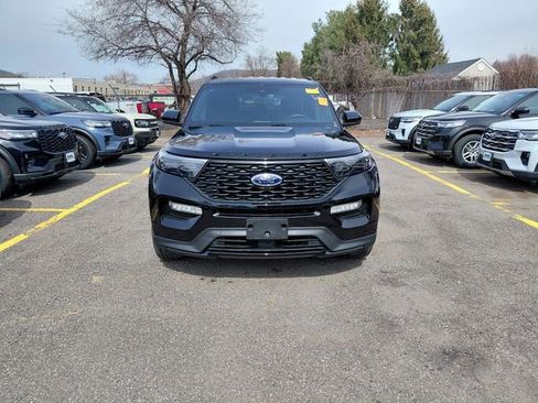 Used 2023 Ford Explorer ST-Line image 2