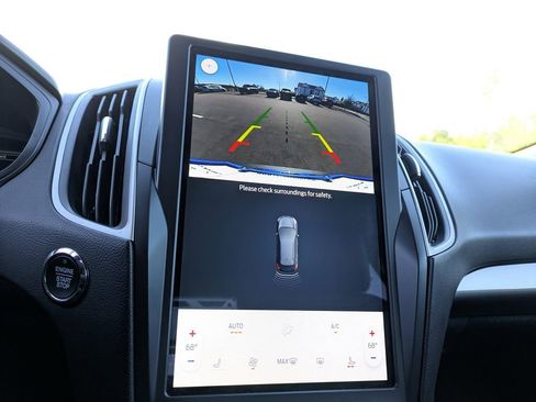 Used 2023 Ford Edge SEL image 11