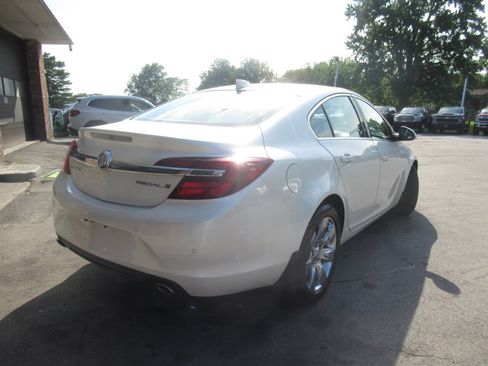 Used 2015 Buick Regal Premium w/ Experience Buick Package FWD image 5
