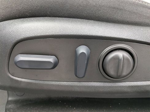 Used 2023 Chevrolet Equinox LS w/ LS Convenience Package image 25