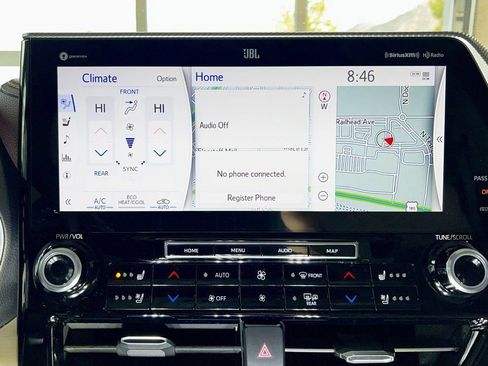 Certified 2020 Toyota Highlander Platinum image 30