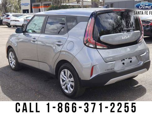 Used 2023 Kia Soul LX image 3