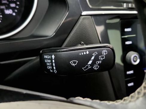 Used 2020 Volkswagen Tiguan SE R-Line FWD image 62