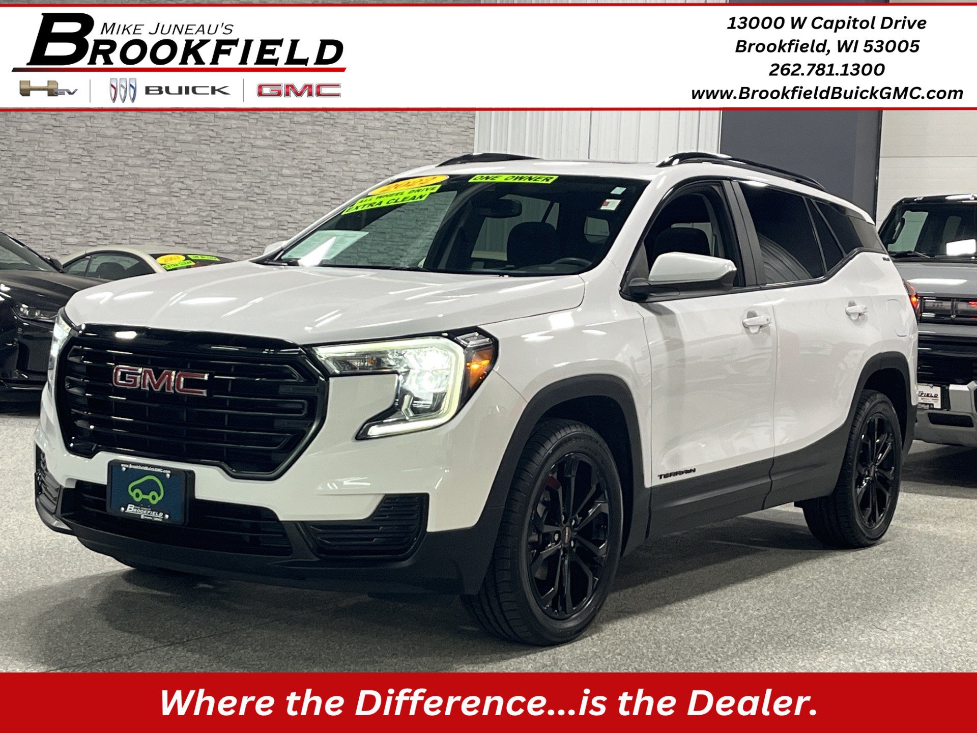 Certified 2022 GMC Terrain SLE w/ Driver Convenience Package AWD/4WD image 1