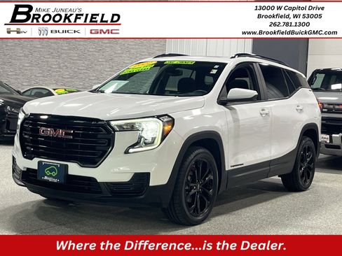Certified 2022 GMC Terrain SLE w/ Driver Convenience Package AWD/4WD image 1