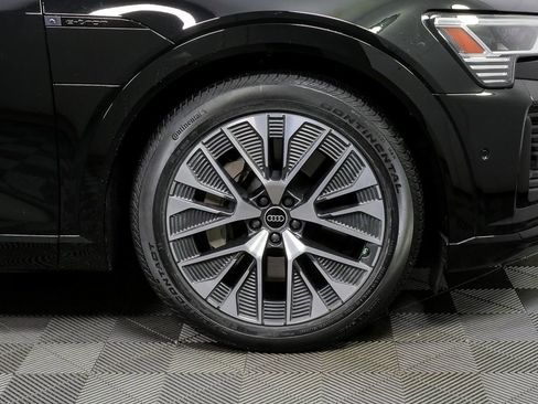 Certified 2024 Audi Q8 e-tron Prestige image 40