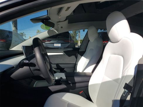 Used 2022 Tesla Model 3 Long Range image 15
