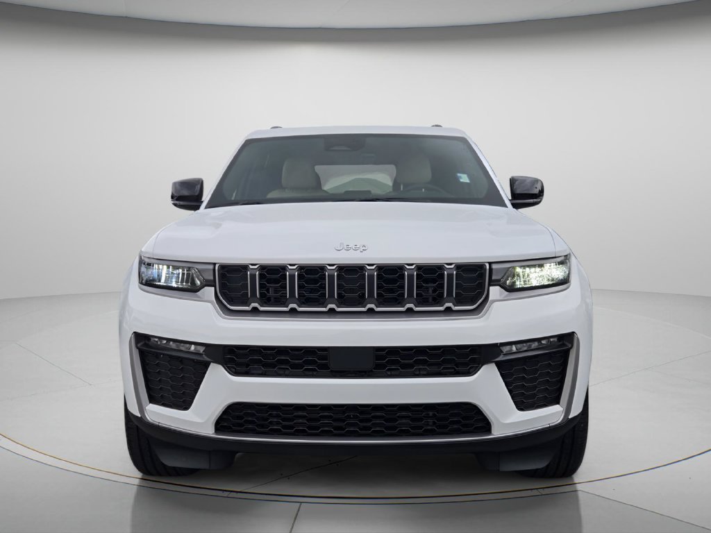 Used 2026 Jeep Grand Cherokee Limited RWD image 5