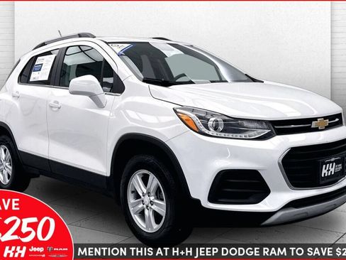 Used 2017 Chevrolet Trax LT AWD/4WD image 1
