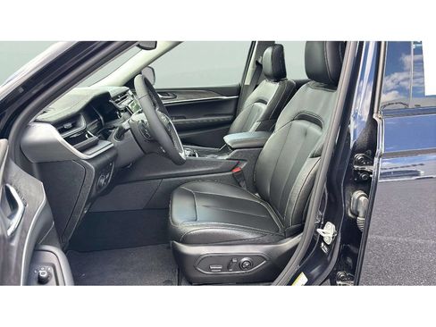 Used 2024 Jeep Grand Cherokee Limited 4xe w/ Trailer Tow Package AWD/4WD image 11