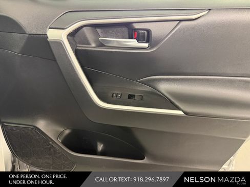 Used 2021 Toyota RAV4 XLE AWD/4WD image 45