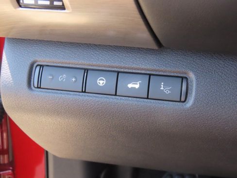 Used 2023 Nissan Pathfinder Platinum FWD image 26