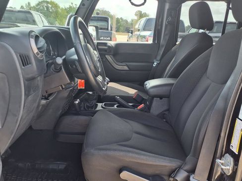 Used 2014 Jeep Wrangler Unlimited Sport AWD/4WD image 17