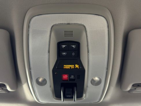 Used 2017 Volvo XC60 T5 Dynamic w/ Preferred Option Package image 32