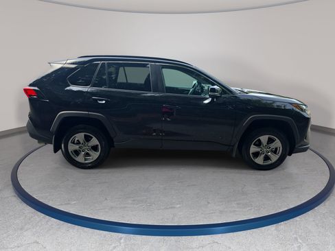 Used 2025 Toyota RAV4 XLE w/ Convenience Package FWD image 4