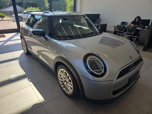 Used 2025 MINI Cooper S FWD image 2