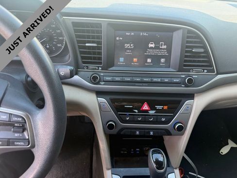 Used 2018 Hyundai Elantra SE w/ SE Connectivity Package 04 image 11