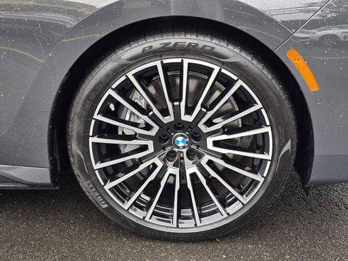Used 2025 BMW 750e xDrive w/ Executive Package AWD/4WD image 9
